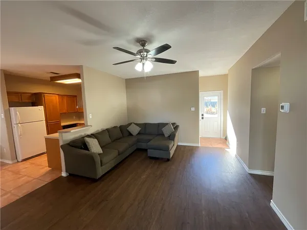 $1,100 | 309 Rosebud Avenue, Unit D, Corpus Christi, TX 78404