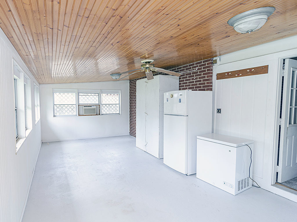 909 South Longview Road Monticello, IL 61856 - Photo 20 of 36 Gallery Image 20