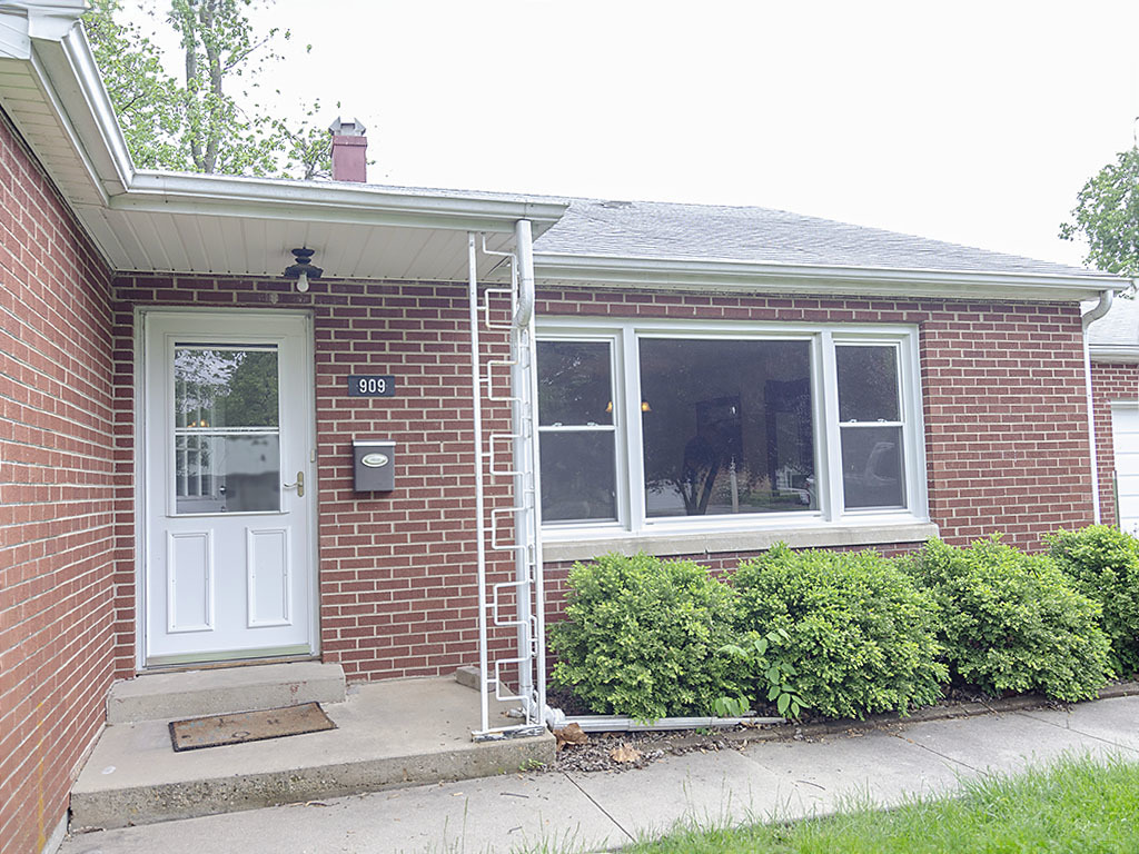 909 South Longview Road Monticello, IL 61856 - Photo 2 of 36 Gallery Image 2