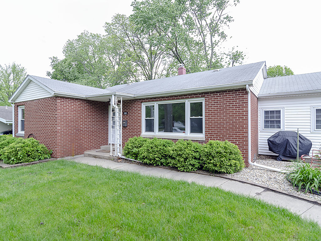 909 South Longview Road Monticello, IL 61856 - Photo 26 of 36 Gallery Image 26