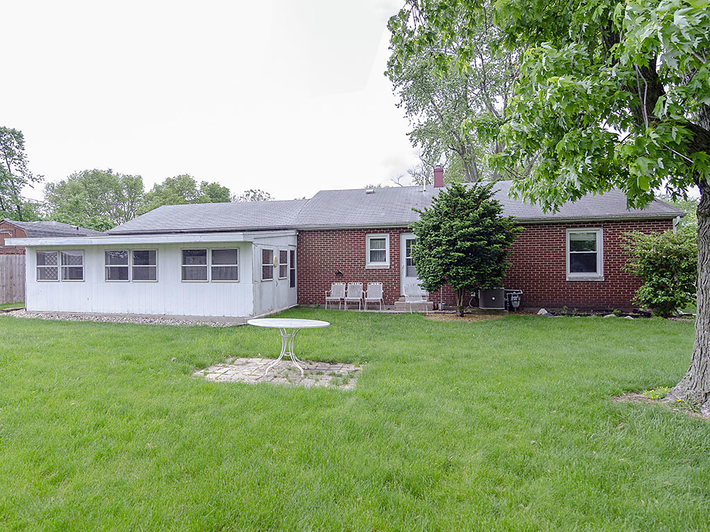 909 South Longview Road Monticello, IL 61856 - Photo 28 of 36 Gallery Image 28