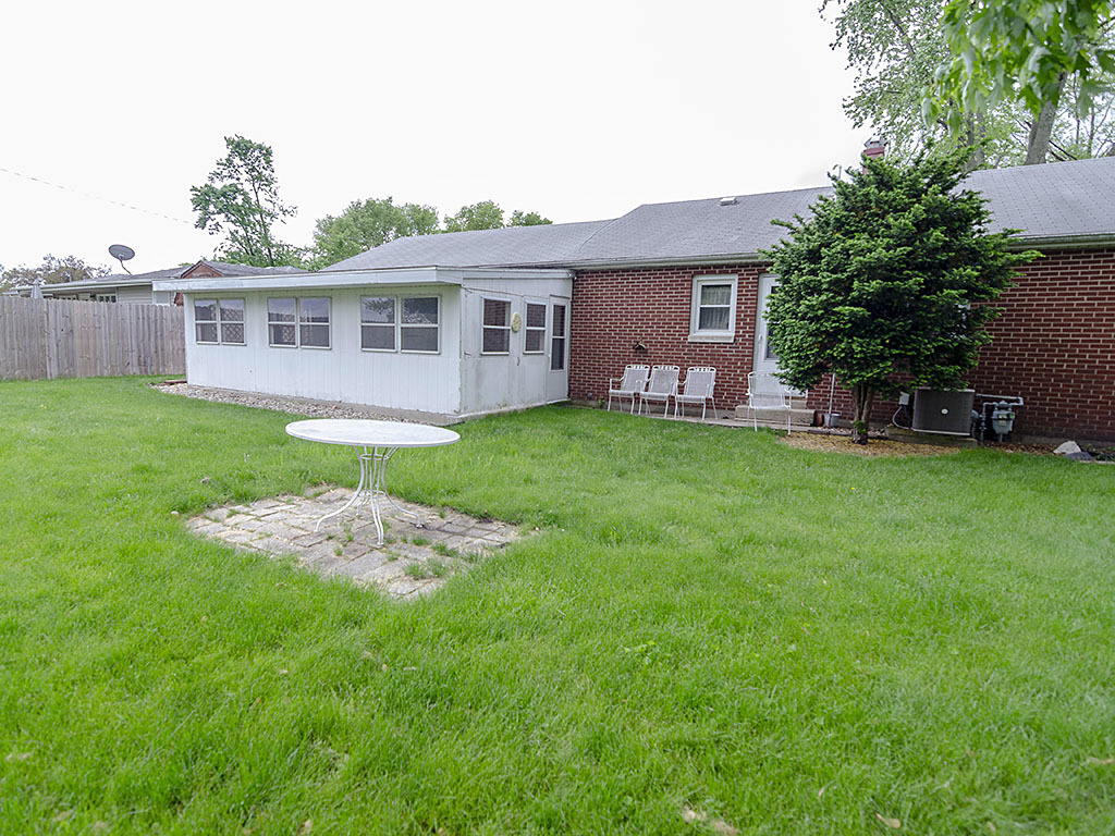 909 South Longview Road Monticello, IL 61856 - Photo 30 of 36 Gallery Image 30