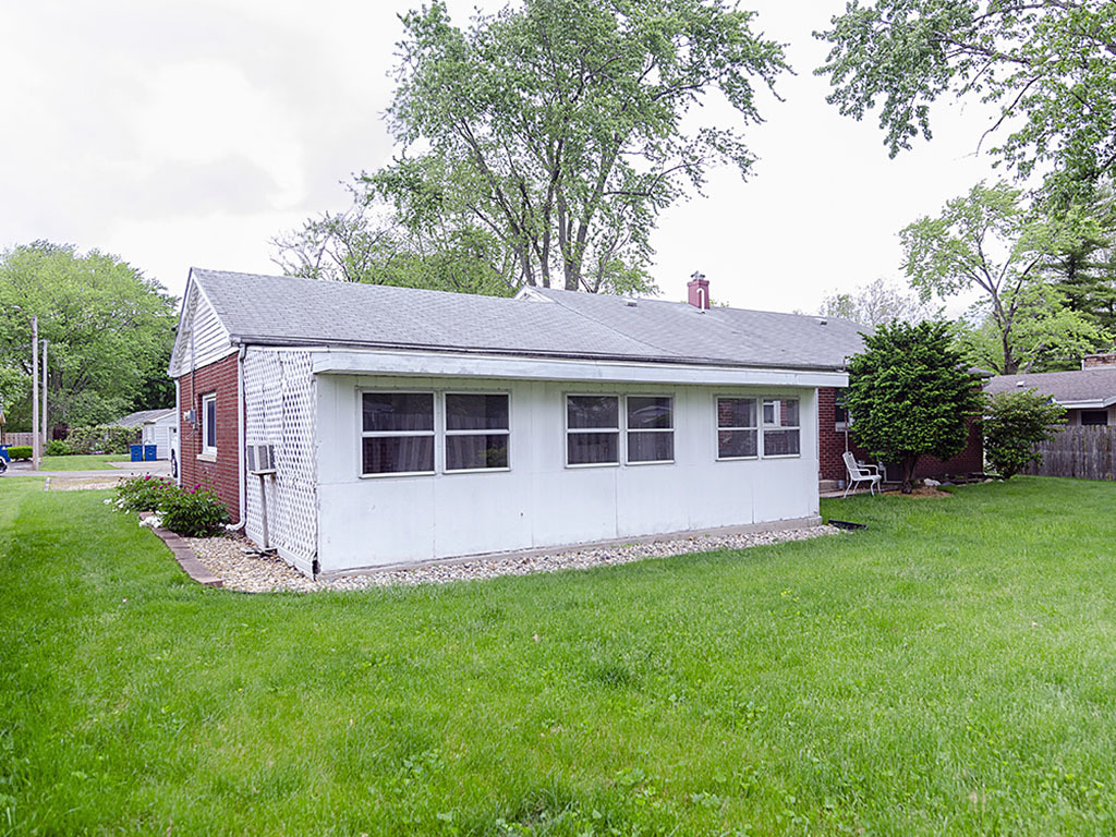 909 South Longview Road Monticello, IL 61856 - Photo 31 of 36 Gallery Image 31