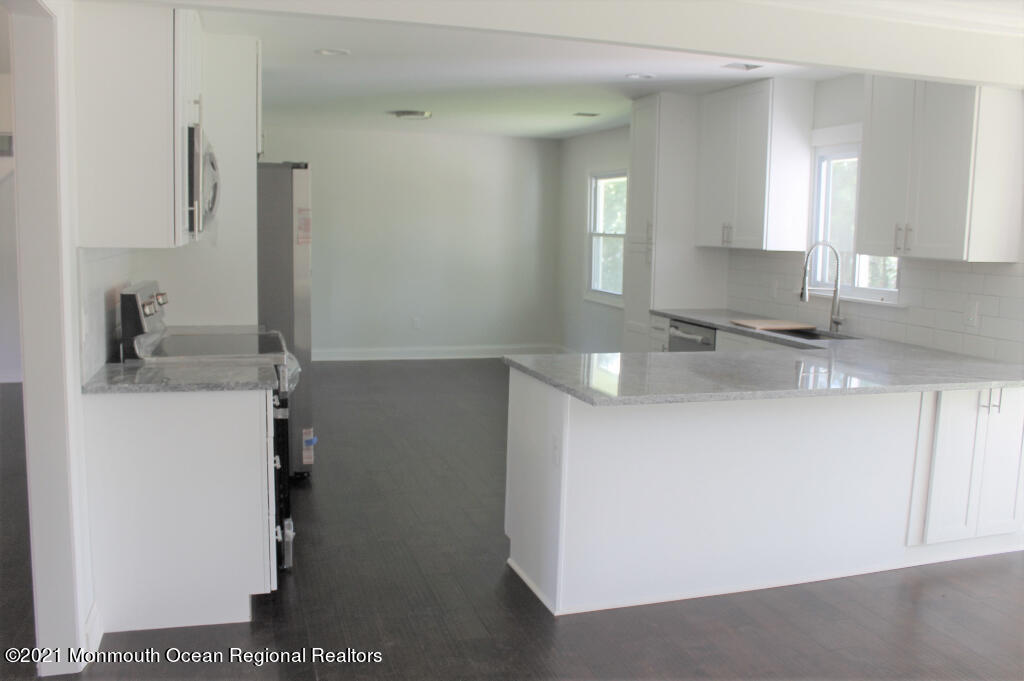 95 Lakeridge Drive Matawan, NJ 07747 - Photo 6 of 22 06