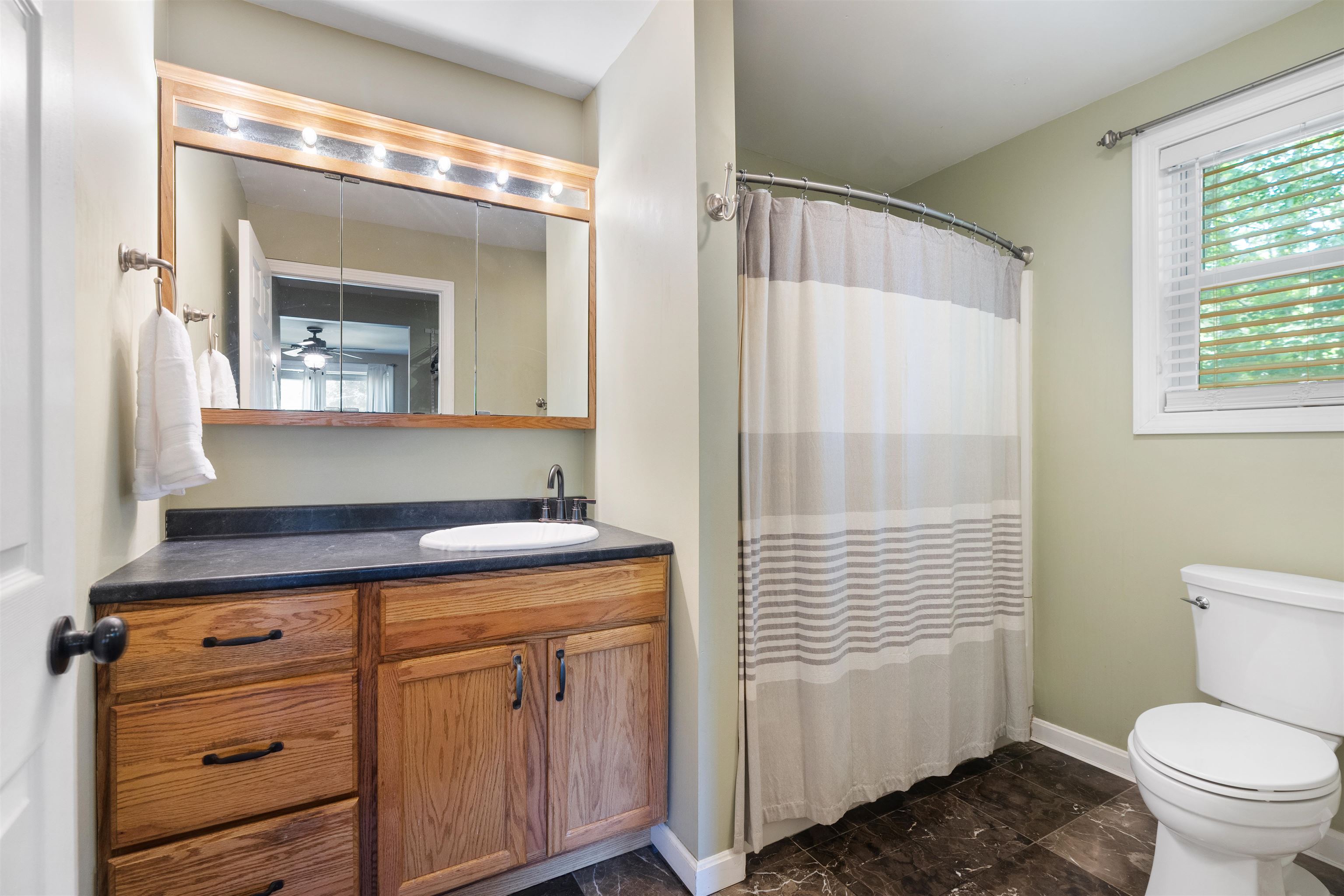 7 Woodlawn Road Raymond, NH 03077 - Photo 15 of 31 Gallery Image 15