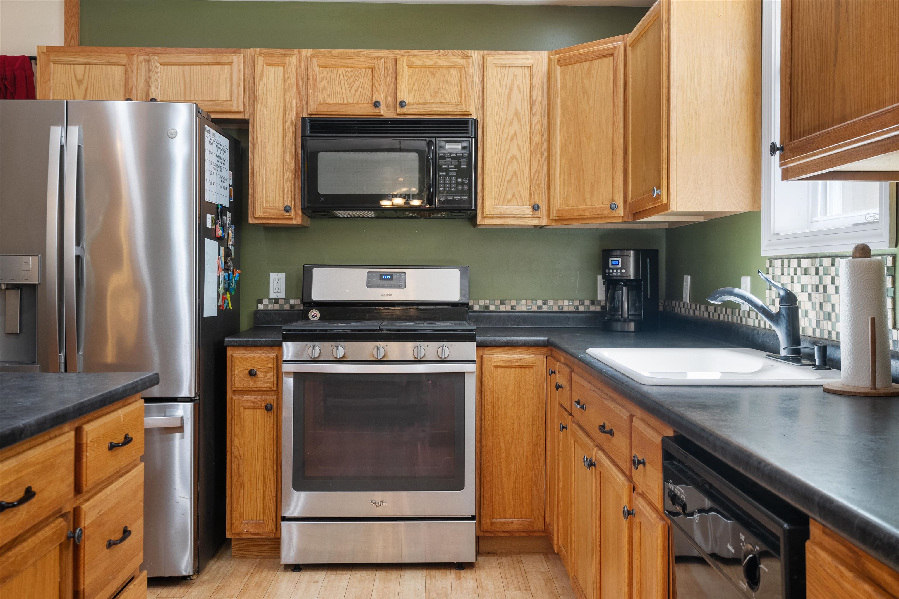 7 Woodlawn Road Raymond, NH 03077 - Photo 7 of 31 Gallery Image 7