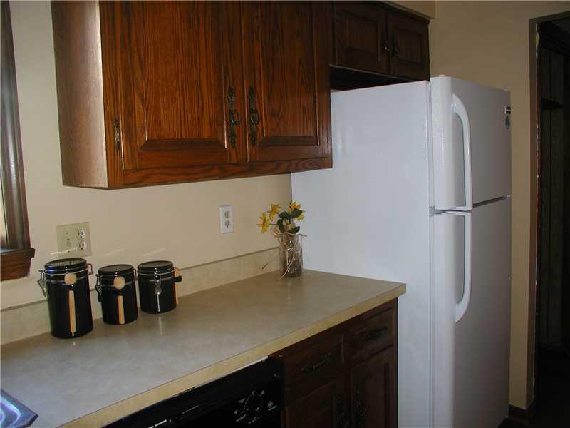 414 Broad City Of But Butler, PA 16001 - Photo 7 of 22 Kitchen.