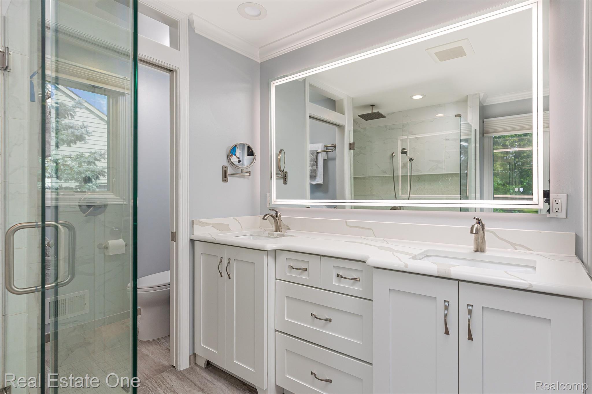 1188 Terra Lane Rochester, MI 48306 - Photo 24 of 31 Primary bathroom with walk-in closet