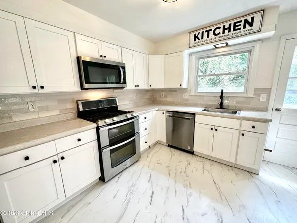 $2,900 | 14 Wendy Lane, Ballston, NY 12027