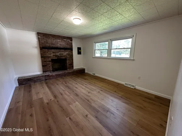 $2,900 | 14 Wendy Lane, Ballston, NY 12027