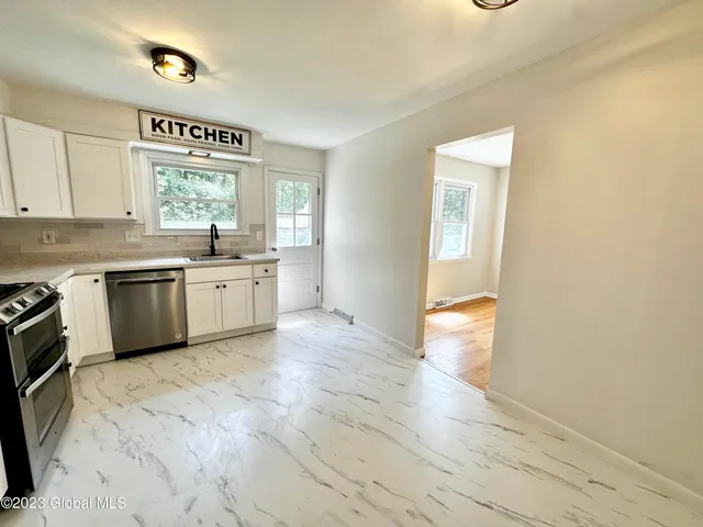 $2,900 | 14 Wendy Lane, Ballston, NY 12027