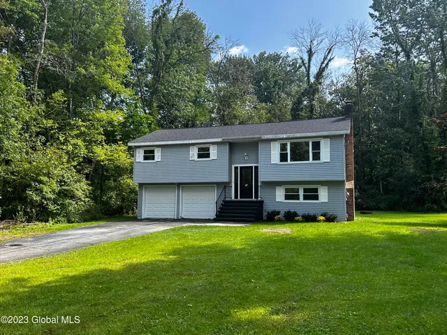 $2,900 | 14 Wendy Lane, Ballston, NY 12027