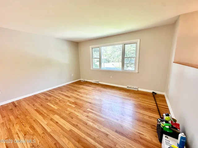 $2,900 | 14 Wendy Lane, Ballston, NY 12027