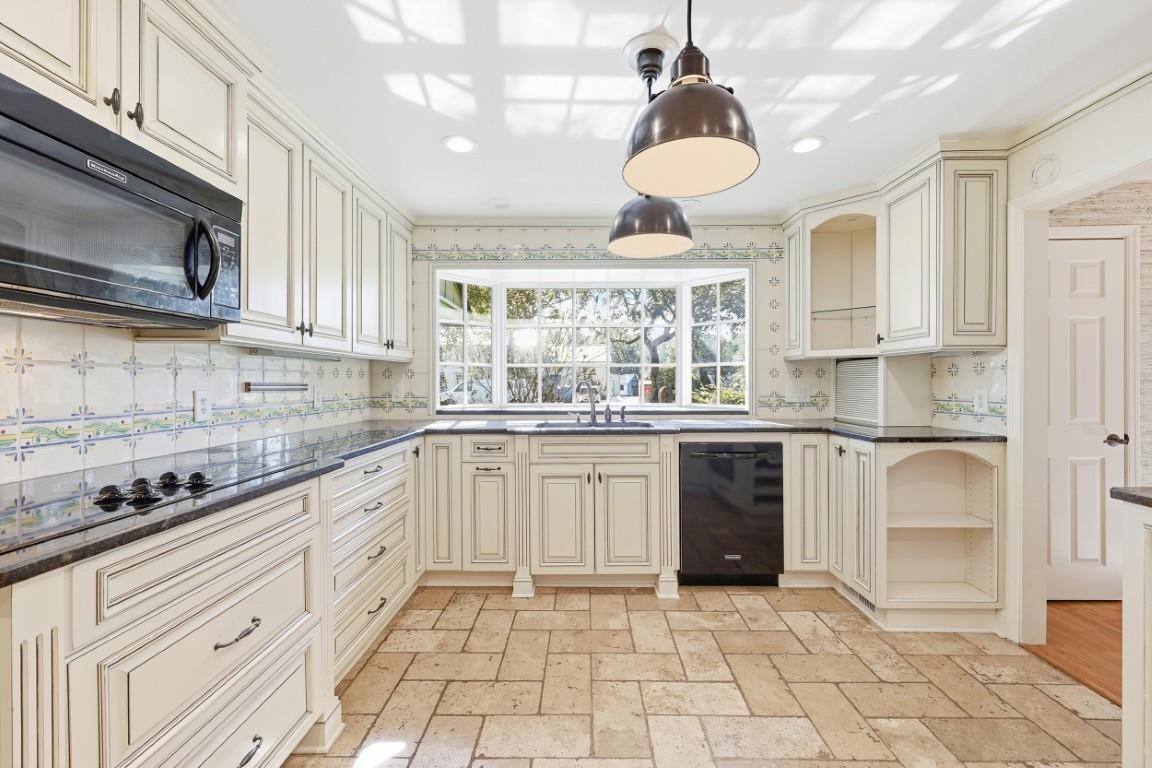 571 Fernwood Road Murrells Inlet, SC 29576 - Photo 7 of 46 Gallery Image 7