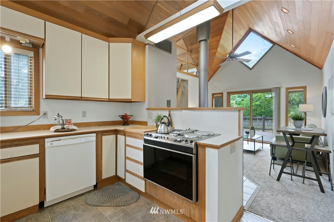 19722 100th Avenue Northeast Bothell, WA 98011 - Photo 18 of 31 Gallery Image 18