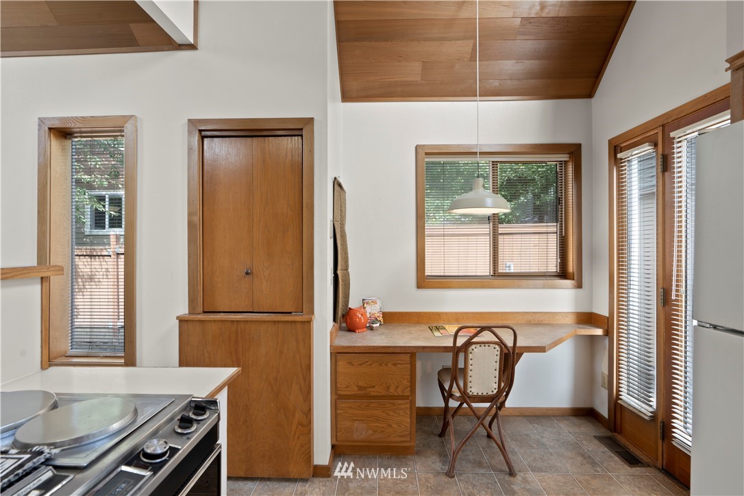 19722 100th Avenue Northeast Bothell, WA 98011 - Photo 20 of 31 Gallery Image 20
