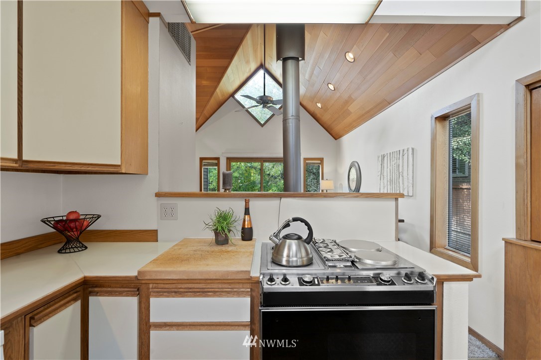 19722 100th Avenue Northeast Bothell, WA 98011 - Photo 21 of 31 Gallery Image 21