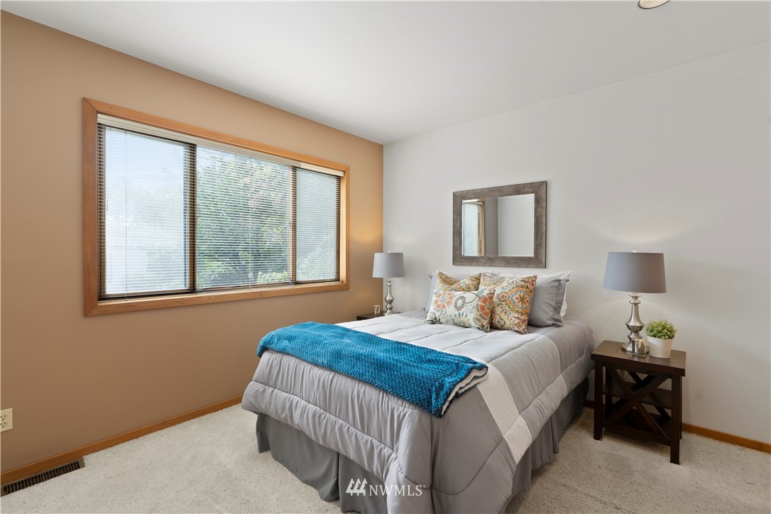 19722 100th Avenue Northeast Bothell, WA 98011 - Photo 10 of 31 Gallery Image 10