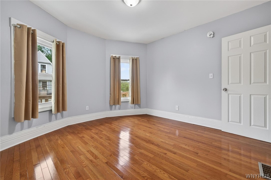 186 Riverside Avenue Buffalo, NY 14207 - Photo 23 of 36