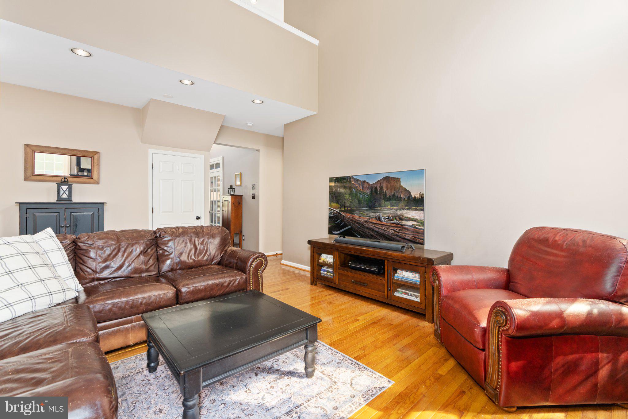 5312 Windtree Drive Doylestown, PA 18902 - Photo 7 of 51