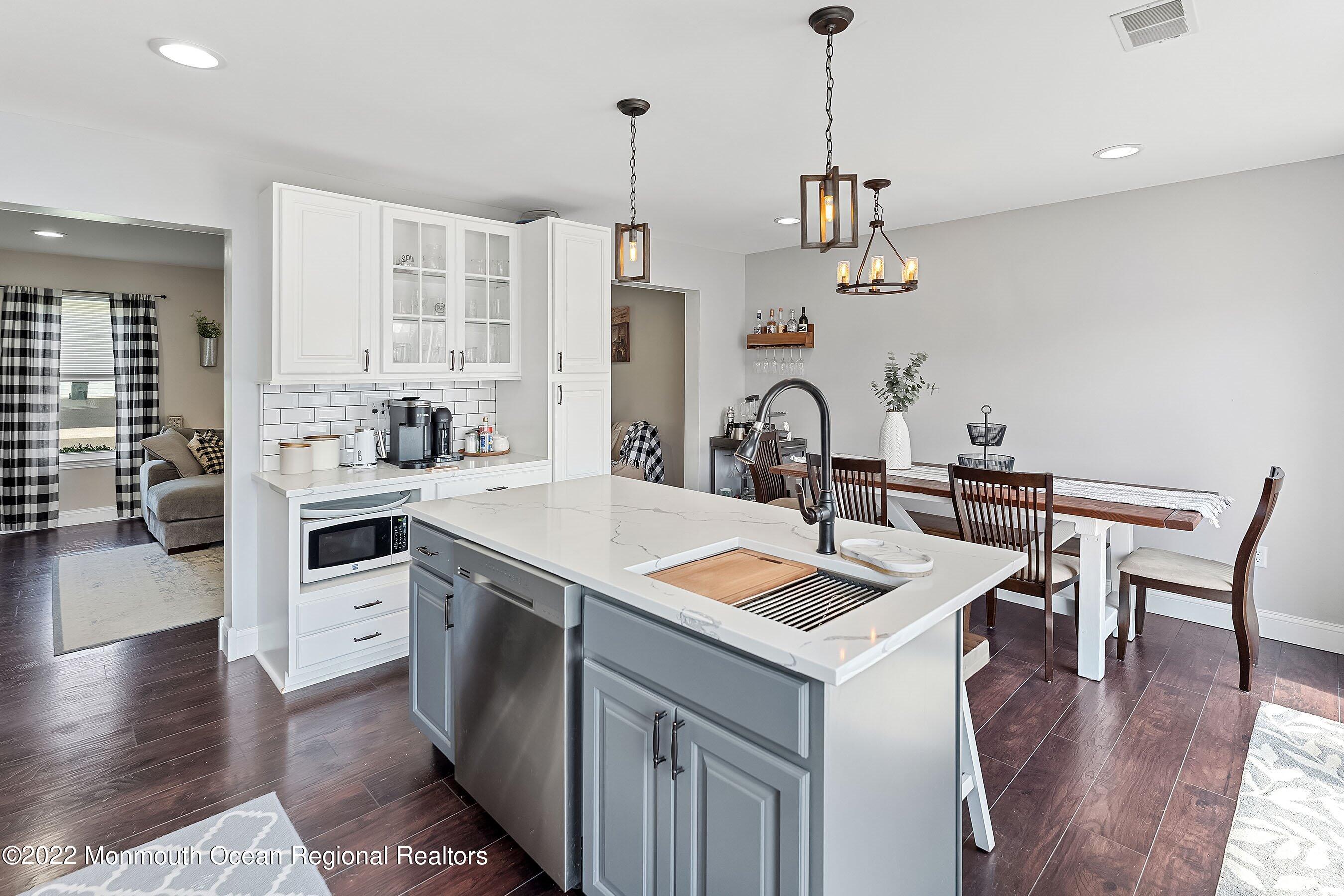 21 Bryce Canyon Road Howell, NJ 07731 - Photo 22 of 43 19-Kitchen1.