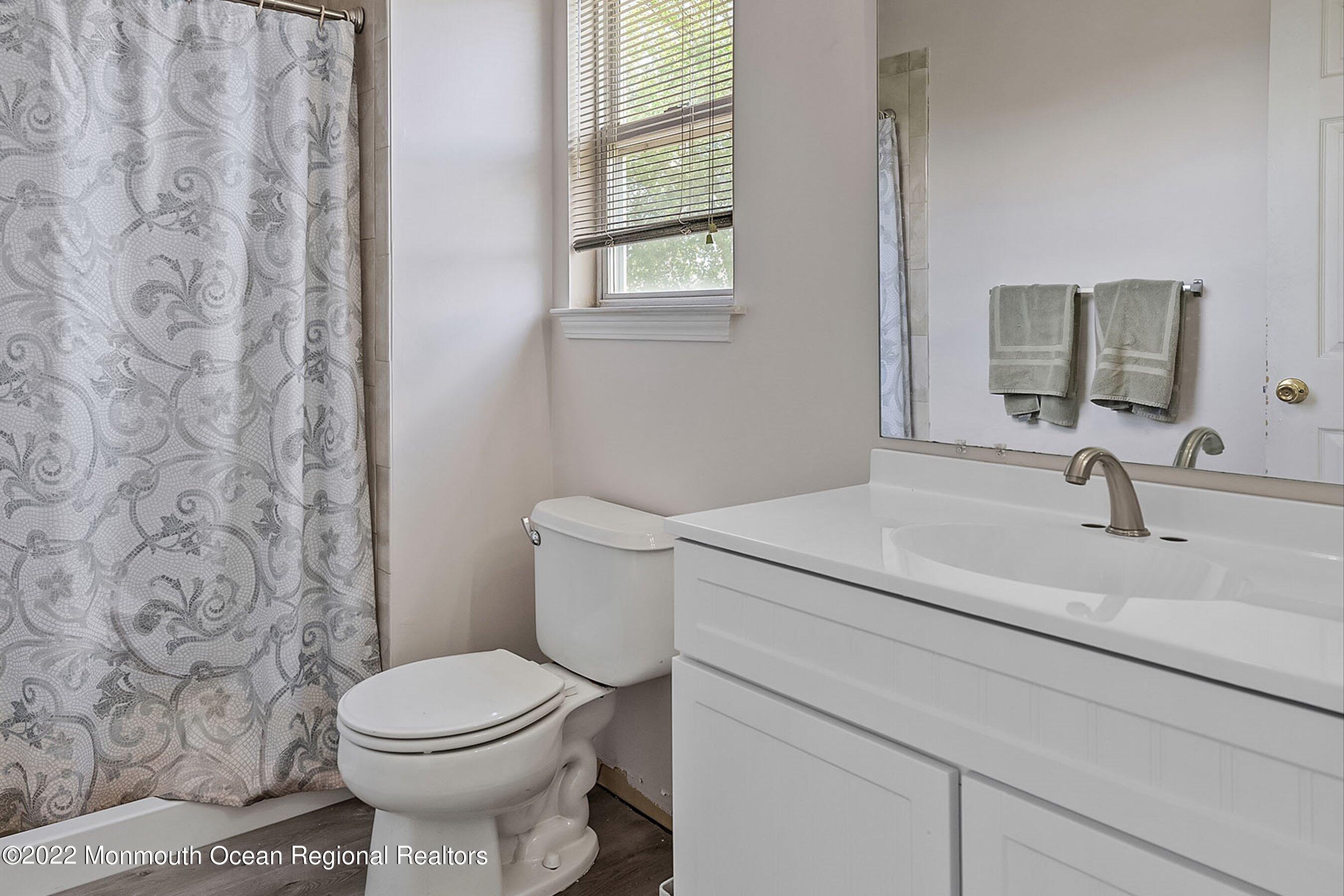 21 Bryce Canyon Road Howell, NJ 07731 - Photo 31 of 43 28-Lav2a.