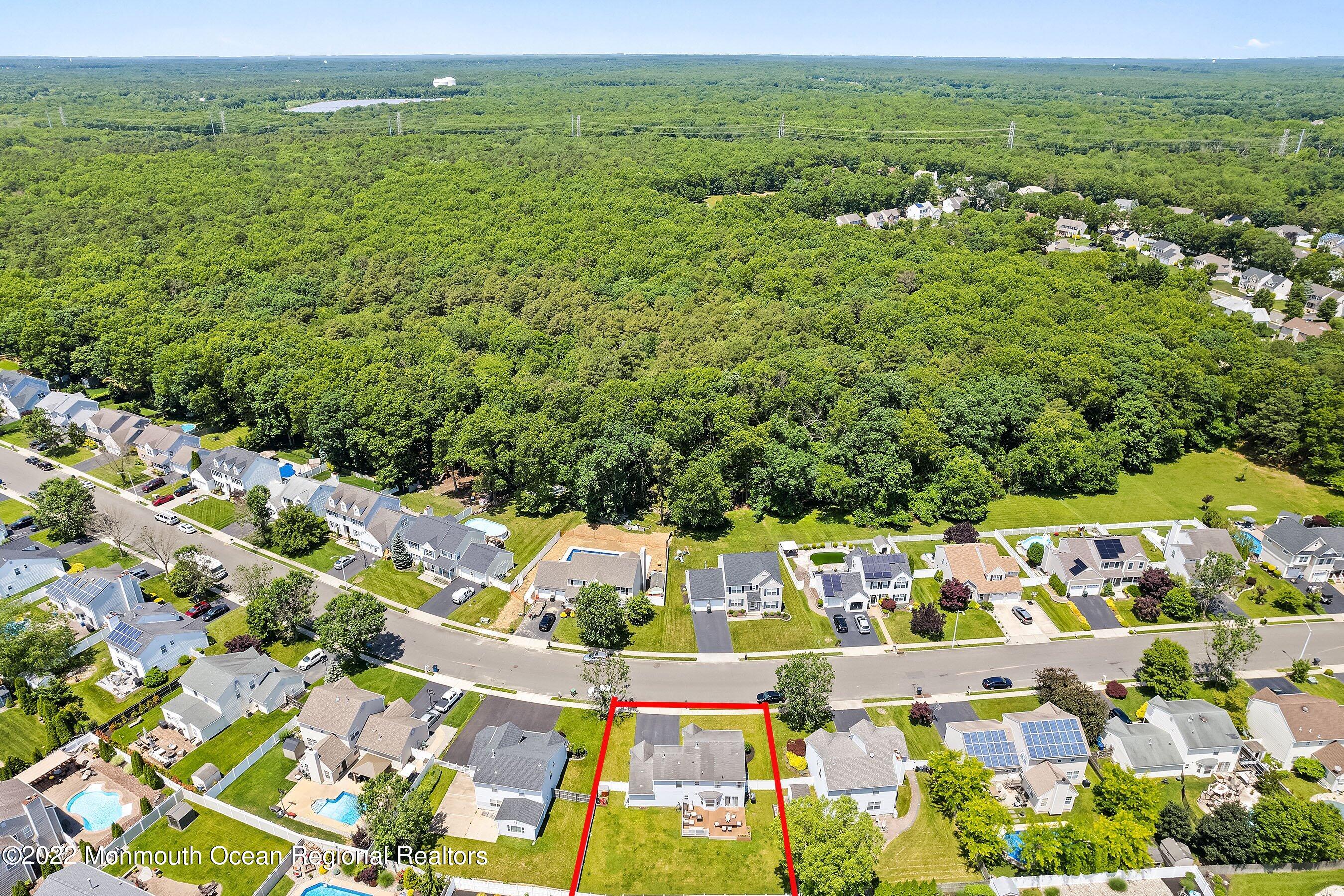 21 Bryce Canyon Road Howell, NJ 07731 - Photo 39 of 43 42-RearAerial1 OUTLINE