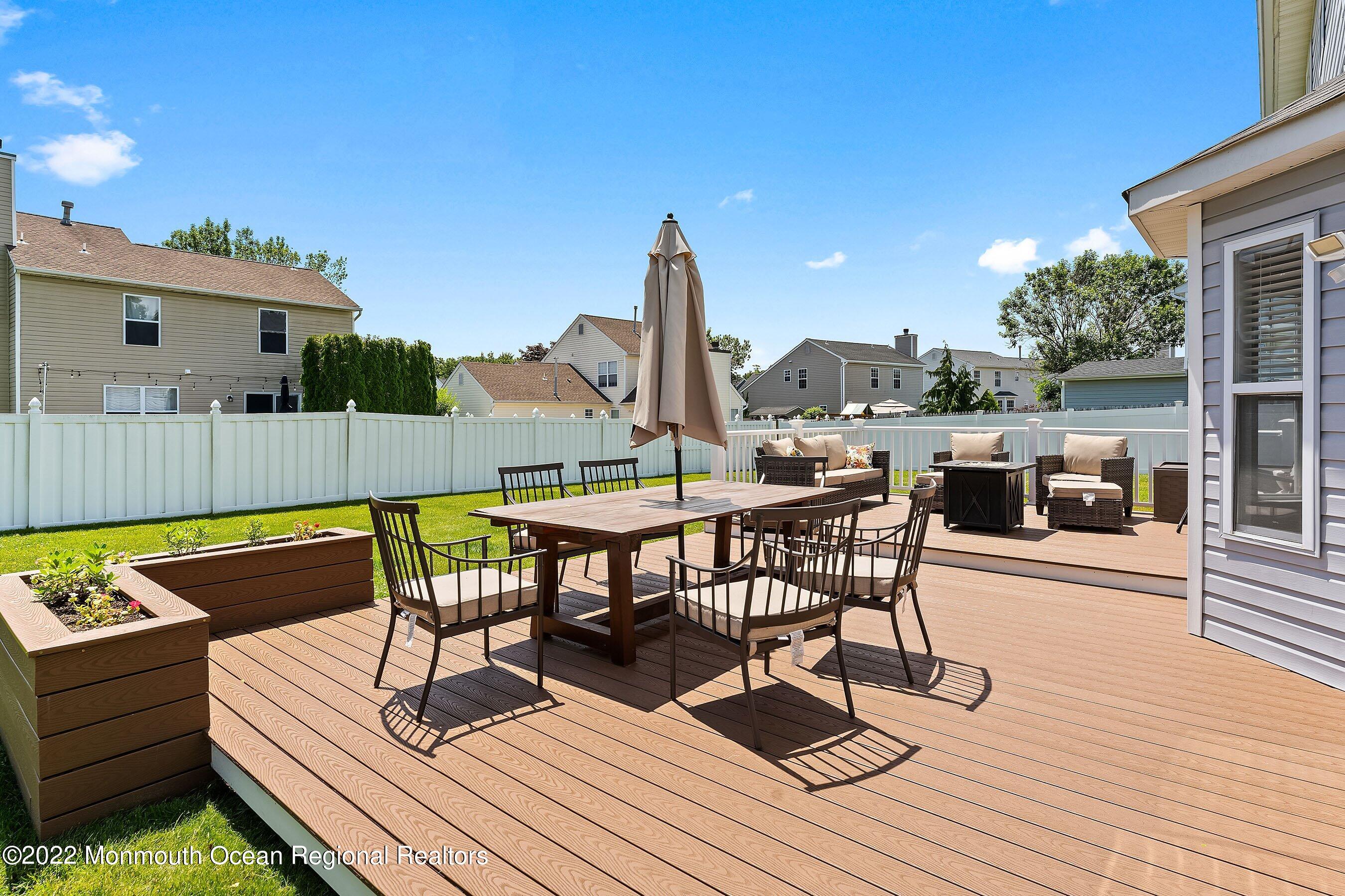 21 Bryce Canyon Road Howell, NJ 07731 - Photo 10 of 43 36-Deck1.