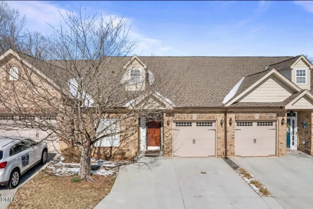 $320,000 | 2705 Jamestown Court, Burlington, NC 27215