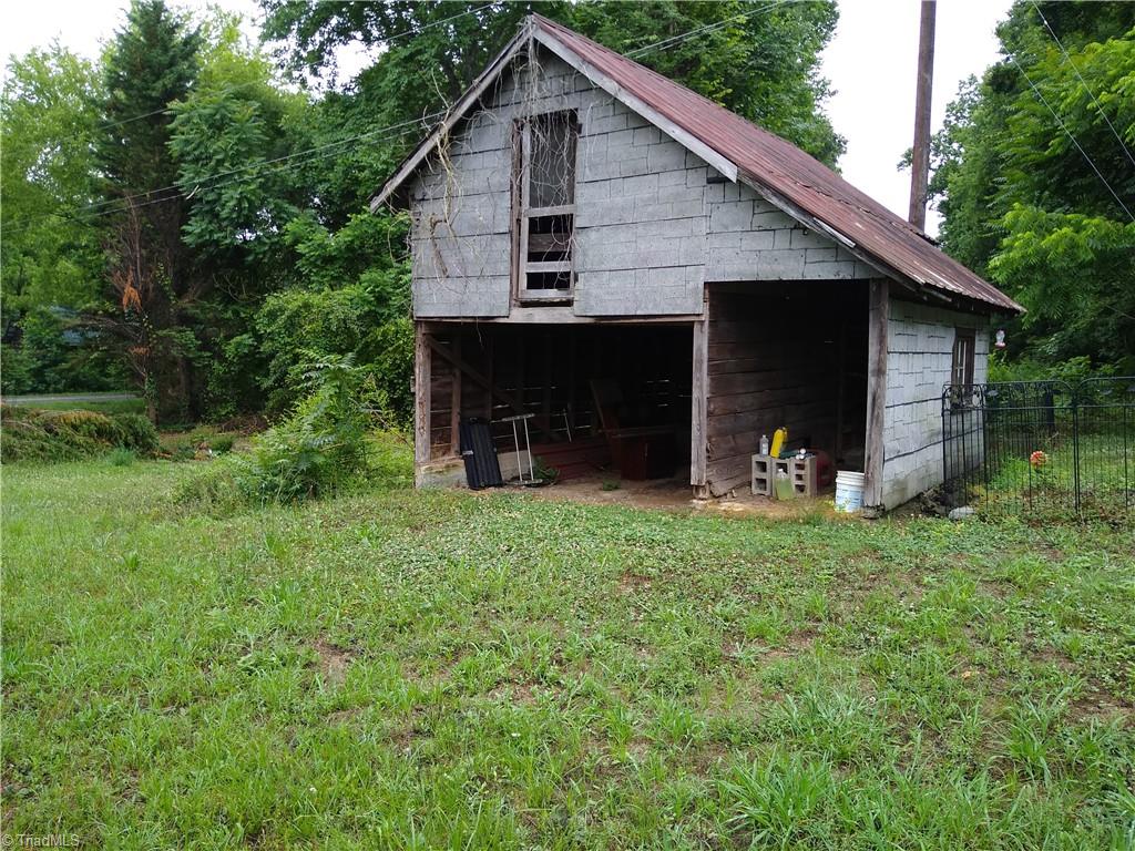 458 Trails End Road Reidsville, NC 27320 - Photo 3 of 25 Gallery Image 3