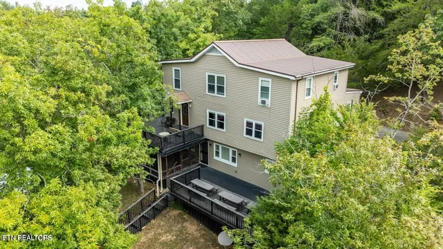 $1,100,000 | 1551 Kinder Lane, Dandridge, TN 37725
