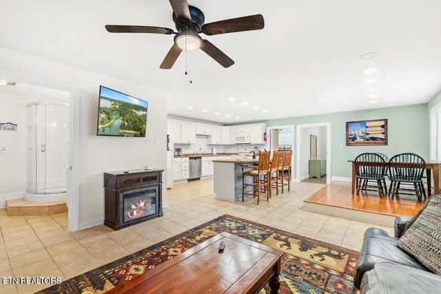 $1,100,000 | 1551 Kinder Lane, Dandridge, TN 37725