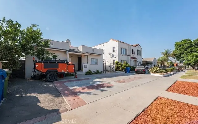 $1,320,000 | 3025 Edgehill Drive, Los Angeles, CA 90018