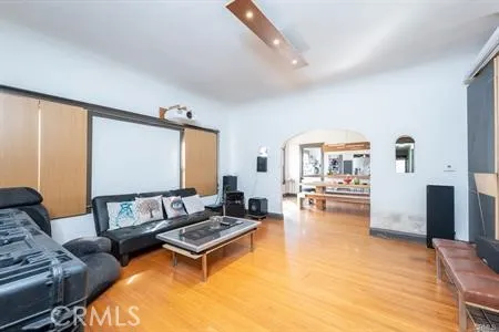 $1,320,000 | 3025 Edgehill Drive, Los Angeles, CA 90018