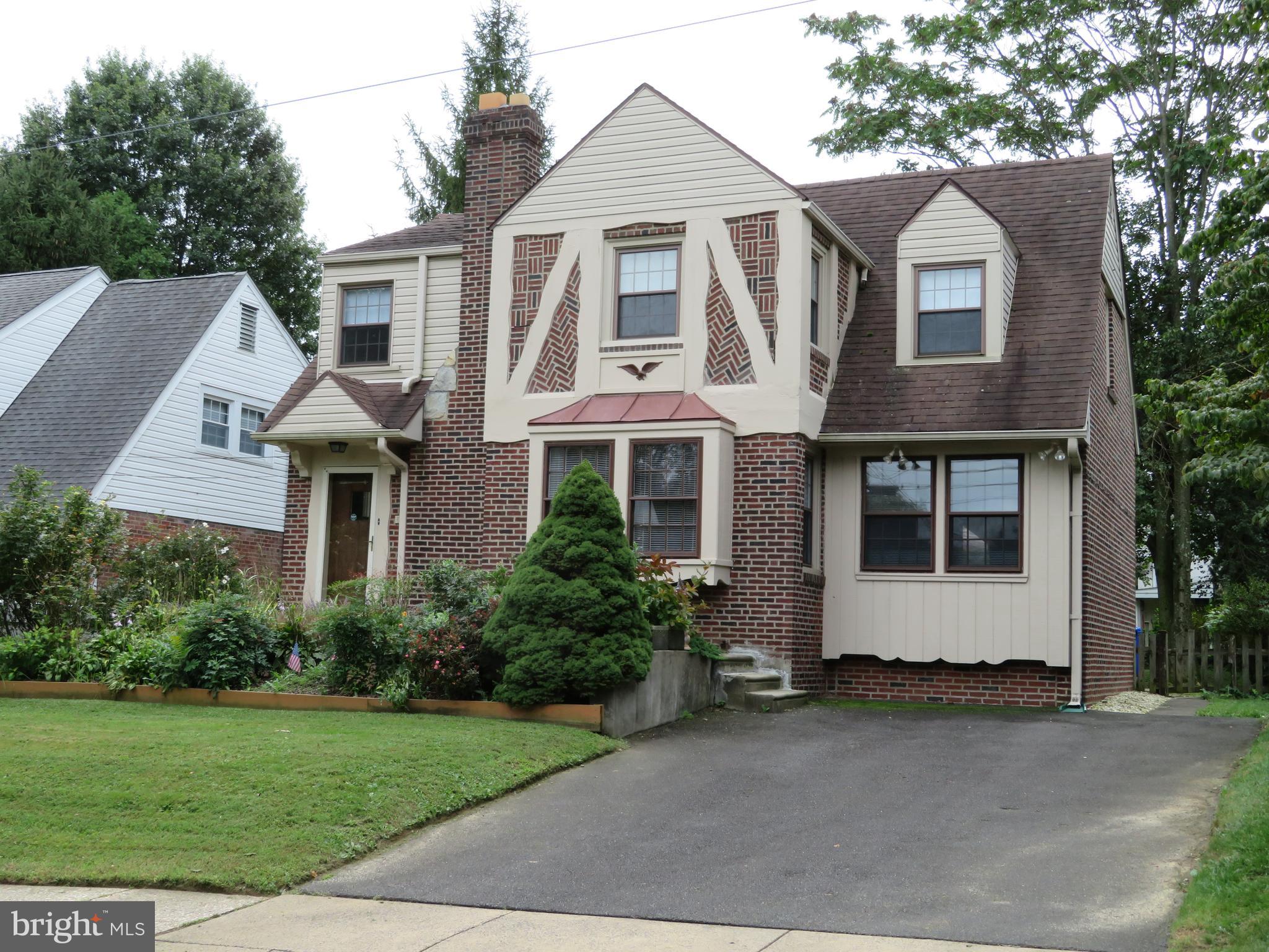 616 Croyden Road Cheltenham, PA 19012 - Photo 1 of 27 Front view with driveway