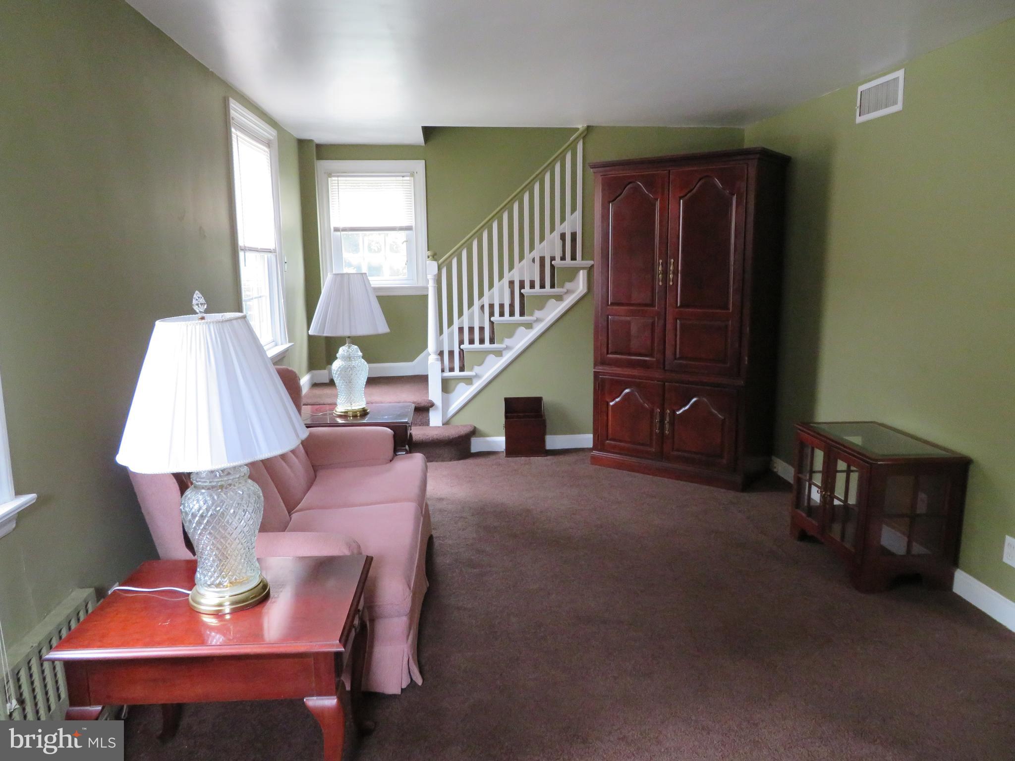 616 Croyden Road Cheltenham, PA 19012 - Photo 4 of 27 Living Room