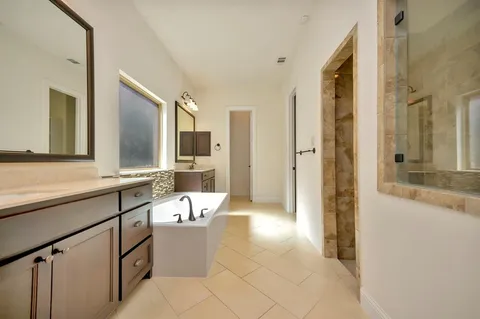 $775,000 | 1052 Highpoint Way, Roanoke, TX 76262