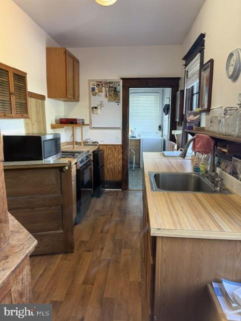 4102 Rectortown Road Marshall, VA 20115 - Photo 15 of 42 1st floor kitchen with butlers pantry