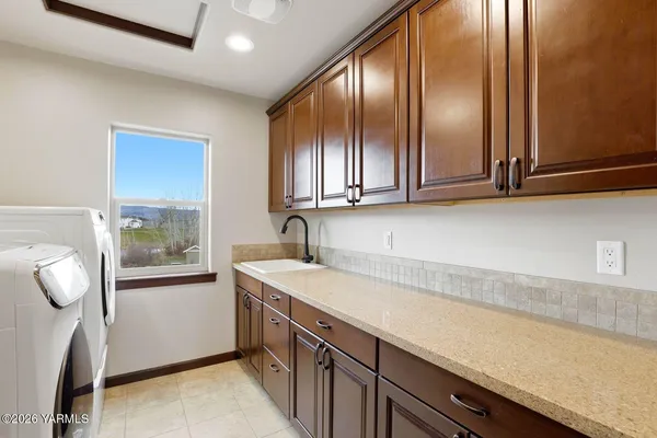 $1,190,000 | 13057 West Church Road, Yakima, WA 98903