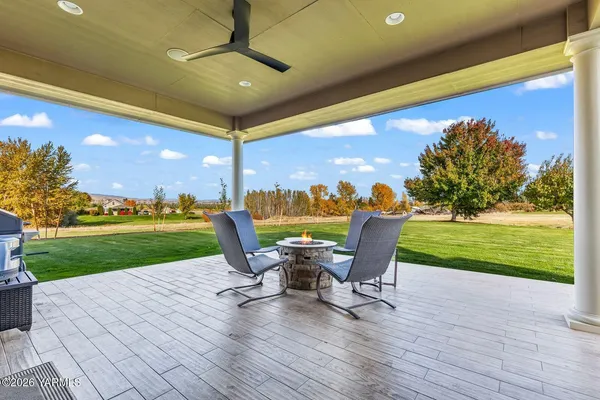 $1,190,000 | 13057 West Church Road, Yakima, WA 98903