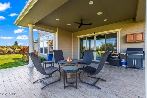$1,190,000 | 13057 West Church Road, Yakima, WA 98903