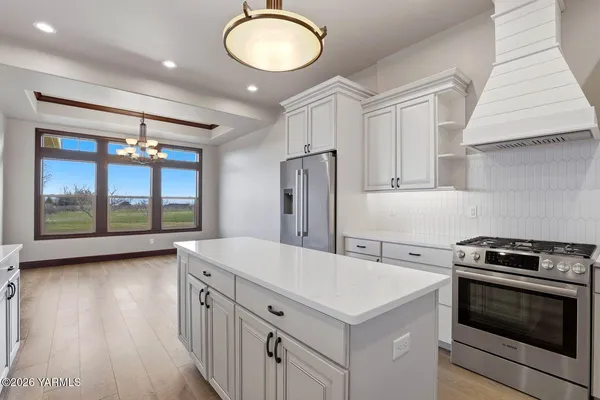 $1,190,000 | 13057 West Church Road, Yakima, WA 98903