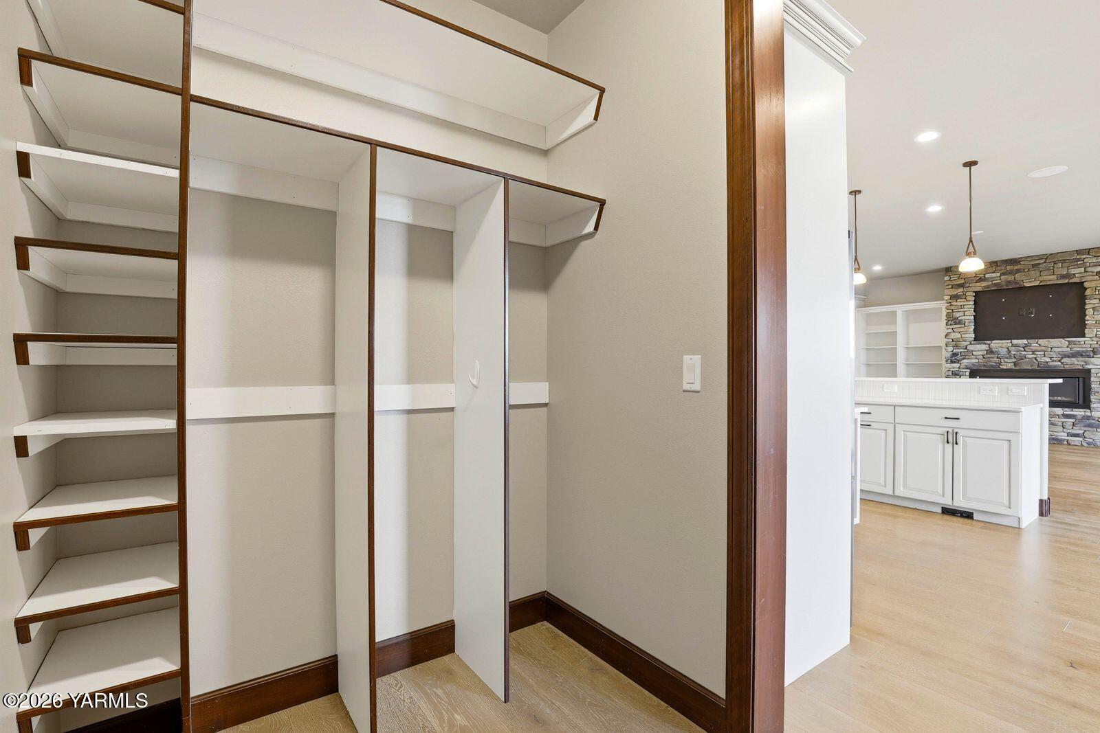 13057 West Church Road Yakima, WA 98903 - Photo 6 of 46 13507 W Church Rd058