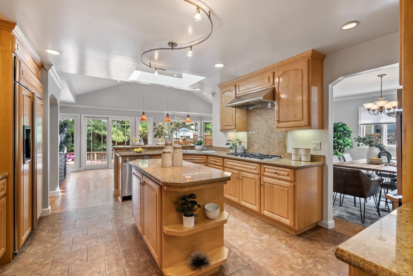 1127 Eastmoor Road Burlingame, CA 94010 - Photo 14 of 58