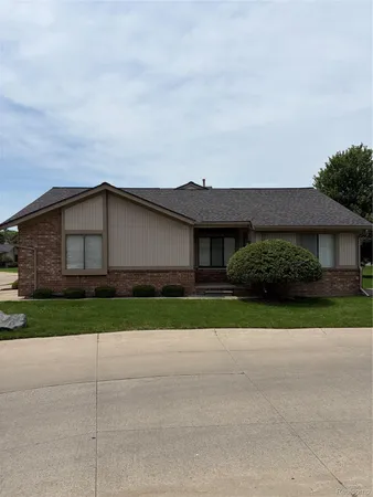 $199,900 | 38763 Windmill Pointe North, Clinton Township, MI 48038