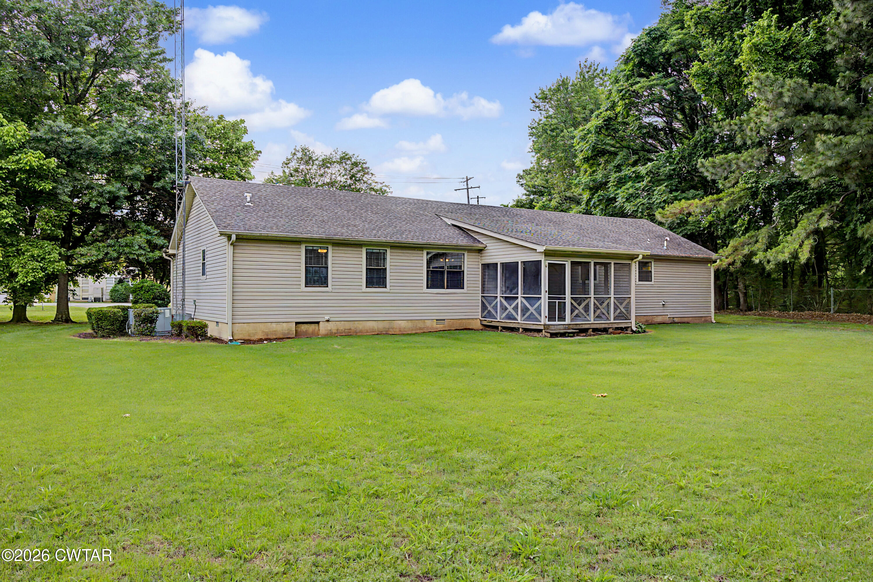 1074 Old Humboldt Road Jackson, TN 38305 - Photo 4 of 20 Back 1