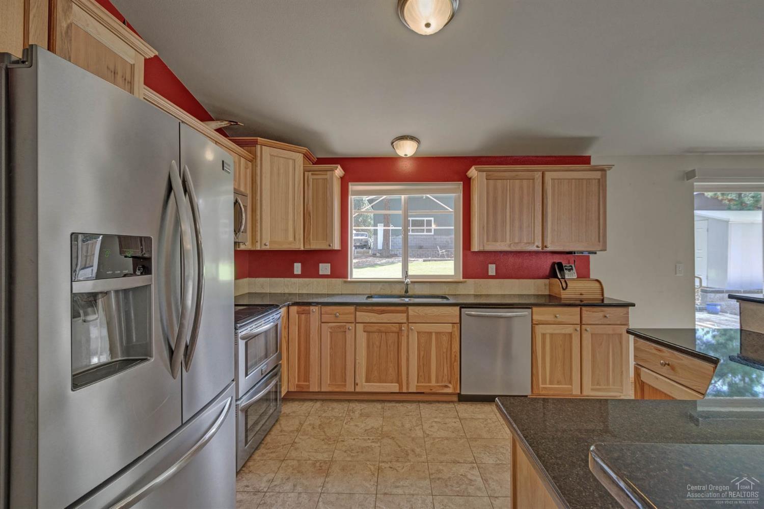 60182 Navajo Road Bend, OR 97702 - Photo 7 of 25 Additional Photo