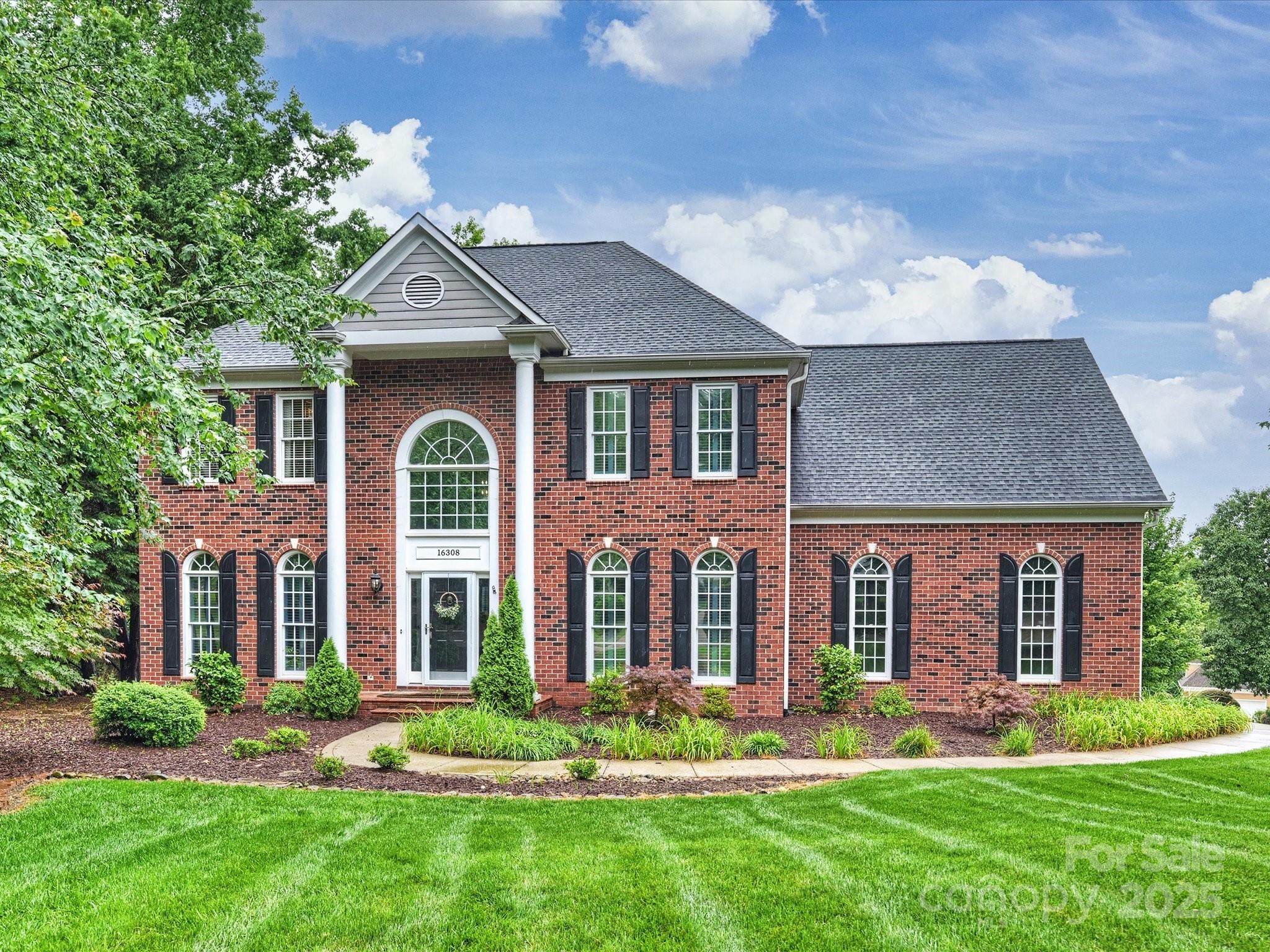 16308 Woolwine Road Charlotte, NC 28278 - Photo 1 of 40 Gallery Image 1