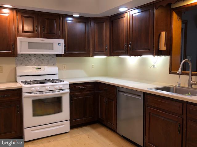 6 Collins Road Trenton, NJ 08619 - Photo 7 of 19