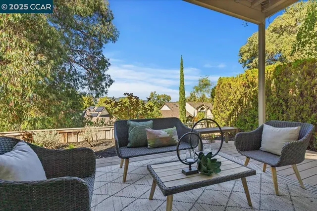 $1,075,000 | 1875 Lamplight Court, Walnut Creek, CA 94597